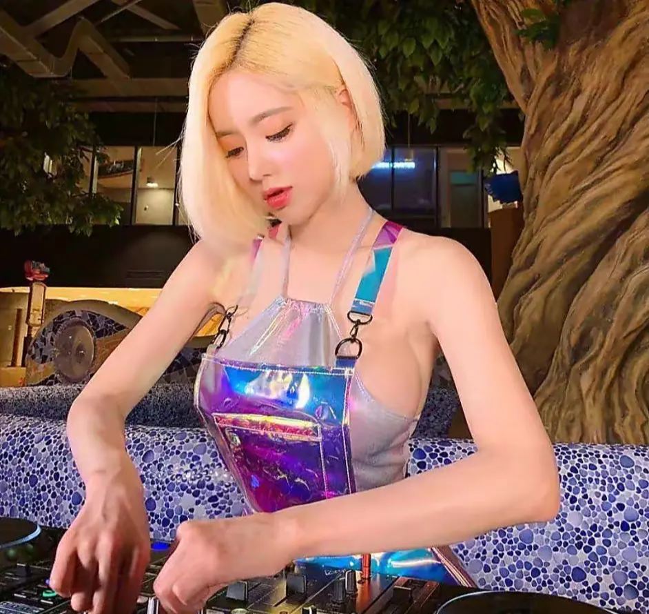 美国|韩国女星在美国被逼当众脱裤!