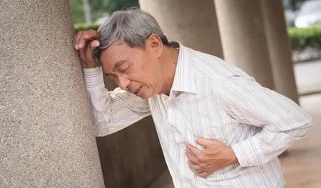 66岁大爷坦言:和亲家母再婚,是我这辈子做得最愚蠢的决定