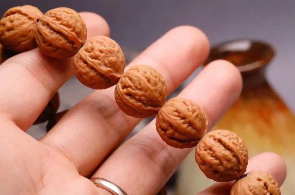 文玩|作为刚入门的文玩新手应该如何选择文玩？