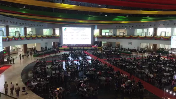 崇宁通宝|回顾往届公盘：底价28万欧元标石，开出7200万天价！翡翠价格上扬成定局！