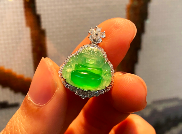 翡翠|翡翠已经成为了收藏品，它的价格持续走高，只因资源短缺不能再生