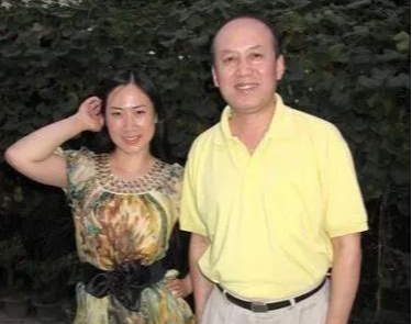 郭达|郭达：20次荣登春晚舞台，与妻子恩爱多年，儿子成了最大的骄傲