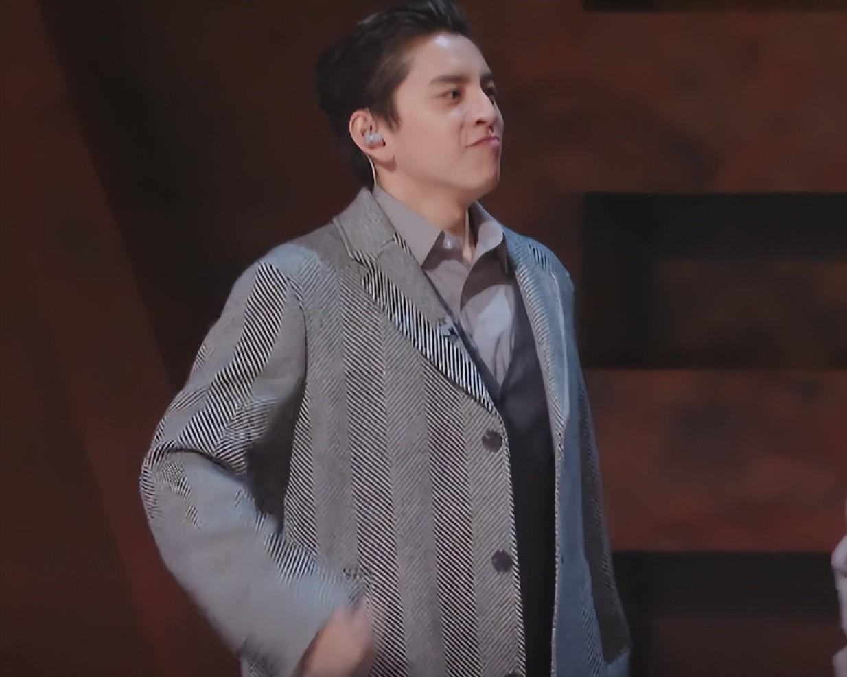 披哥2|《披哥2》人气分层明显,“五巨头”票数坚挺,淘汰位一目了然