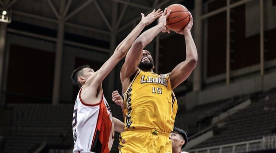 奥卡福|绝了！两战32分16板！NBA探花秀真炸啊！他真能成CBA第一中锋