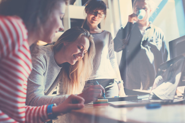 |职场最悲哀的是:领导很忙,但不会给加班努力的人出头