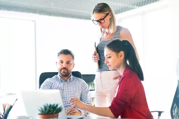 |职场上,你是愿意做个“忠诚”的人,还是“溜须拍马”的人?