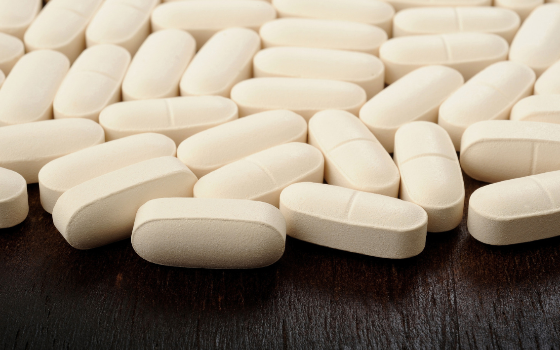 心脏|50岁后，不想自己骨头变脆，就要远离5种“抢钙”食物，早知早好