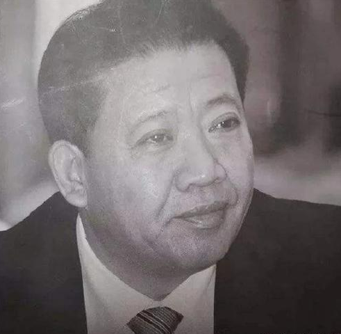 63岁富豪与女秘书生下龙凤胎,甩9亿与妻子离婚,最终酿血案 纪实