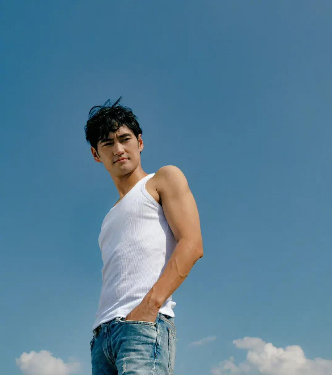 袁弘|演员袁弘为新疆伊犁发声!冲上热搜第一,网友:路转粉