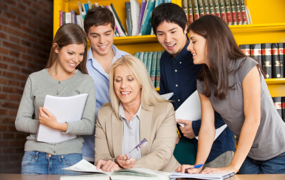 大学|大学老师最低的学历要求是什么？