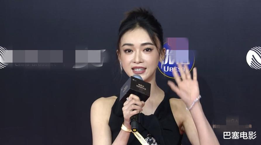 赵丽颖|微博盛典：赵丽颖像村口小芳，金晨似刷碗工，肖战这是个啥配色