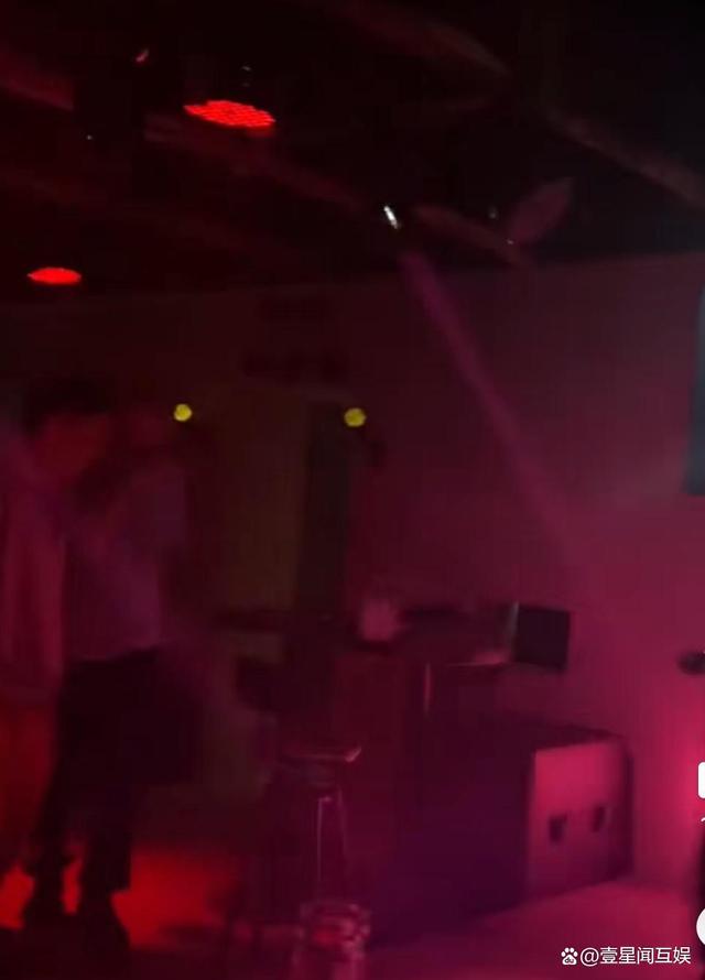 Angelababy|网友酒吧偶遇Angelababy关喆,baby粉丝刷屏洗广场