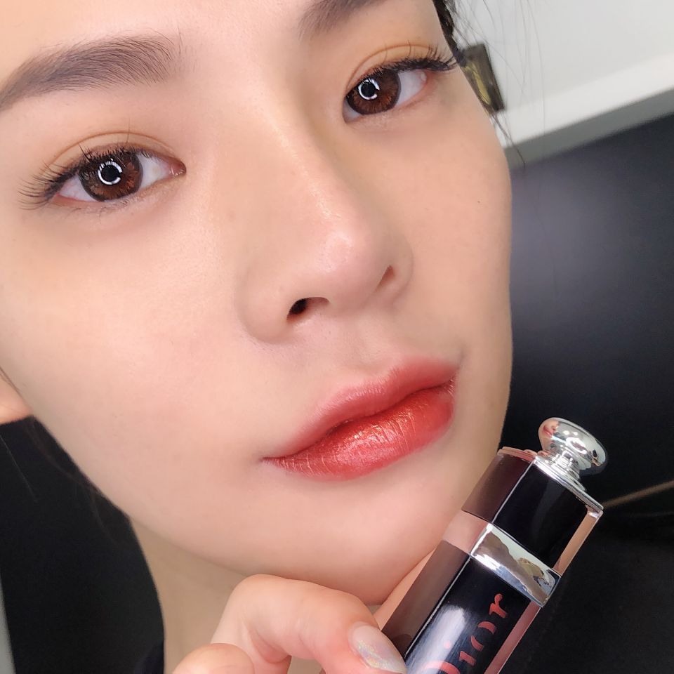 春夏 收好这份四月口红清单，我们到专柜把今年春夏新出色都试过了