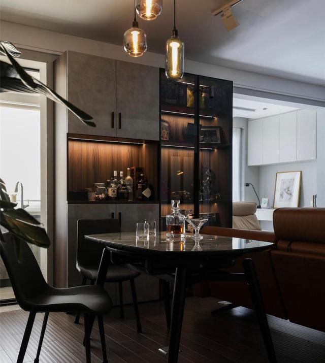 发现一户“港风”装修，被灯光设计迷住，那叫一个通透又高级！