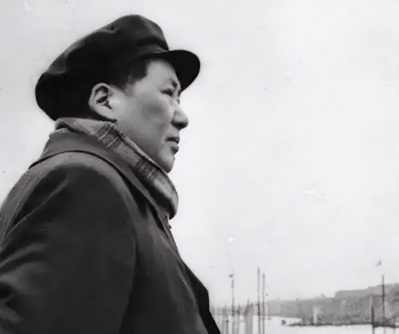 1966年衡山县挖出一块墓碑,只露一个毛字,专家考证后确定身份