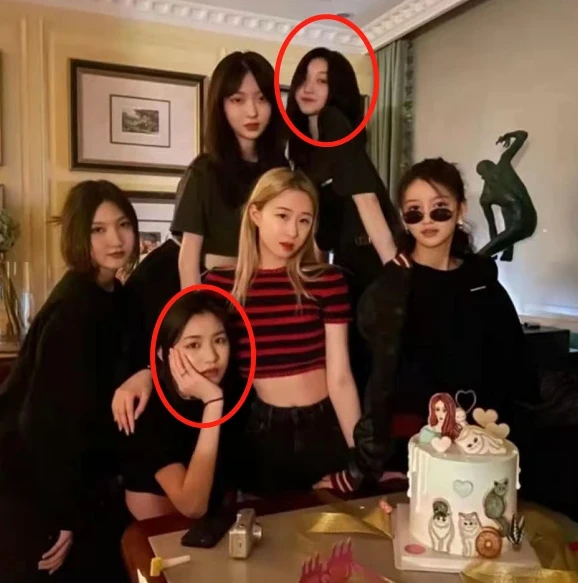 李嫣|15岁李嫣爱上辣妹风!穿露脐装凹身材比王菲敢穿,当姐姐后更放飞