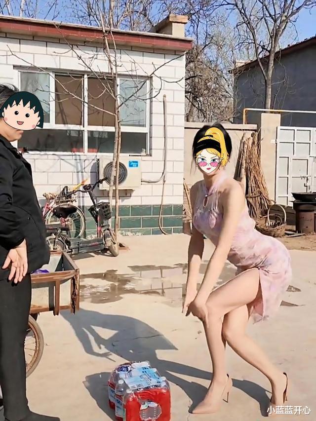 河北:女子家中穿旗袍作妖,母亲气得火云邪神附体,拿扫帚追着打