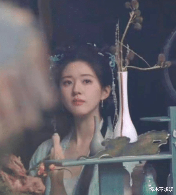 赵露思|赵露思《神隐》造型被指抄袭白鹿，网友：造型一样，颜值被吊打！