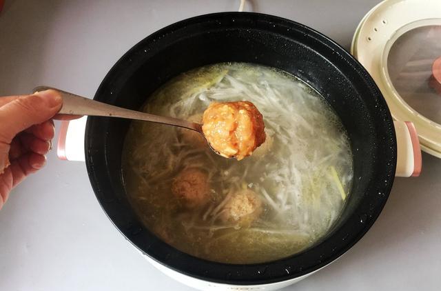 魔芋丝 80后宝妈的午餐只有一碗汤，低脂饱腹又简单营养，照着做你也能瘦