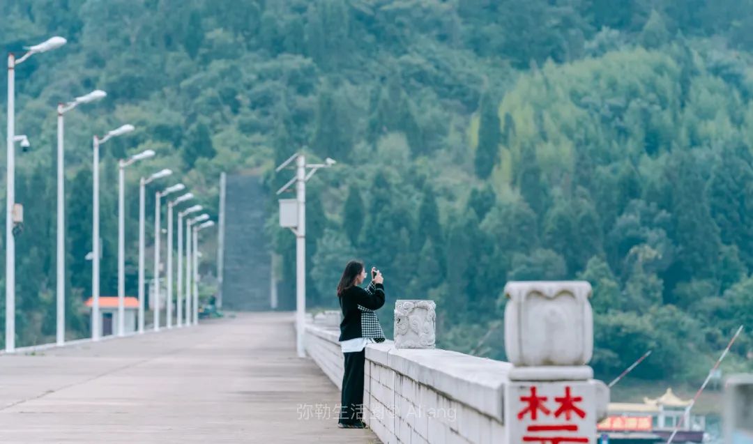 表情包|弥勒有个明朝就发现的神秘温泉，水烫得能煮鸡蛋，需要坐船才能进入