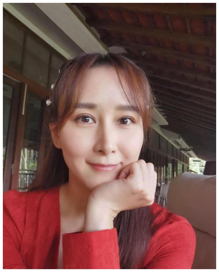 周立波|又一波老牌演员移民海外，嫁百亿超级富豪，住别墅，73岁独居海外