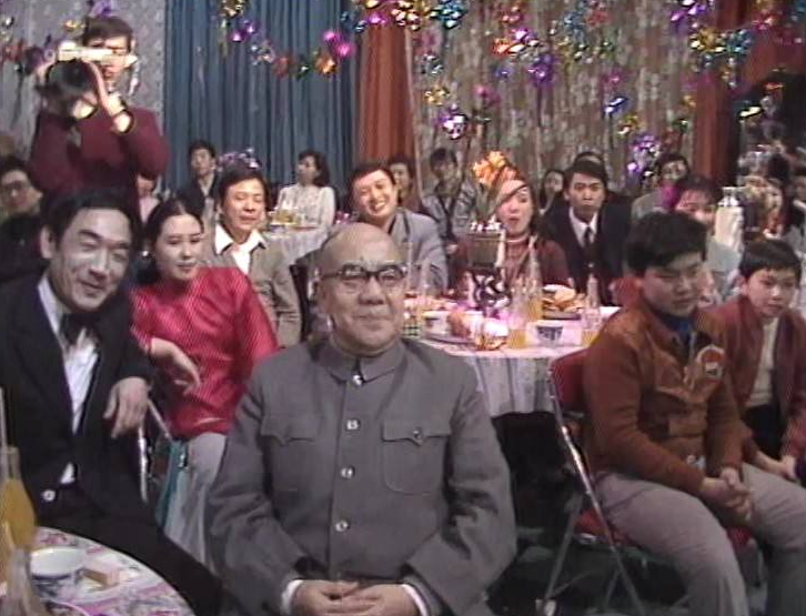 春晚|电话点歌,神仙打架,节目表演到一半去敲钟,曾经的春晚有多会玩