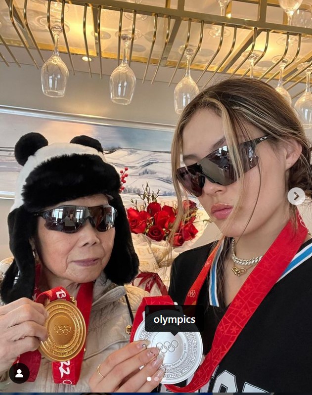 谷爱凌|张艺谋透露冬奥会闭幕式以运动员为主，谷爱凌和苏翊鸣谁是旗手？