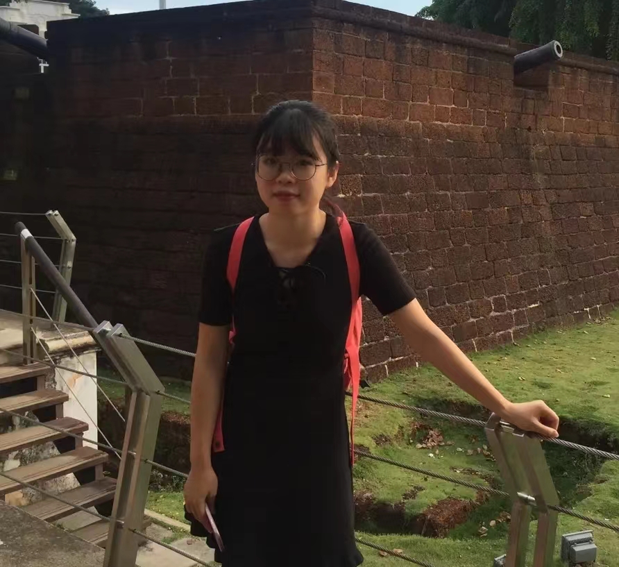 孙悦|孙海洋晒女儿孙悦旧照,长发马尾戴眼镜超可爱,洋洋把孙悦当哥们