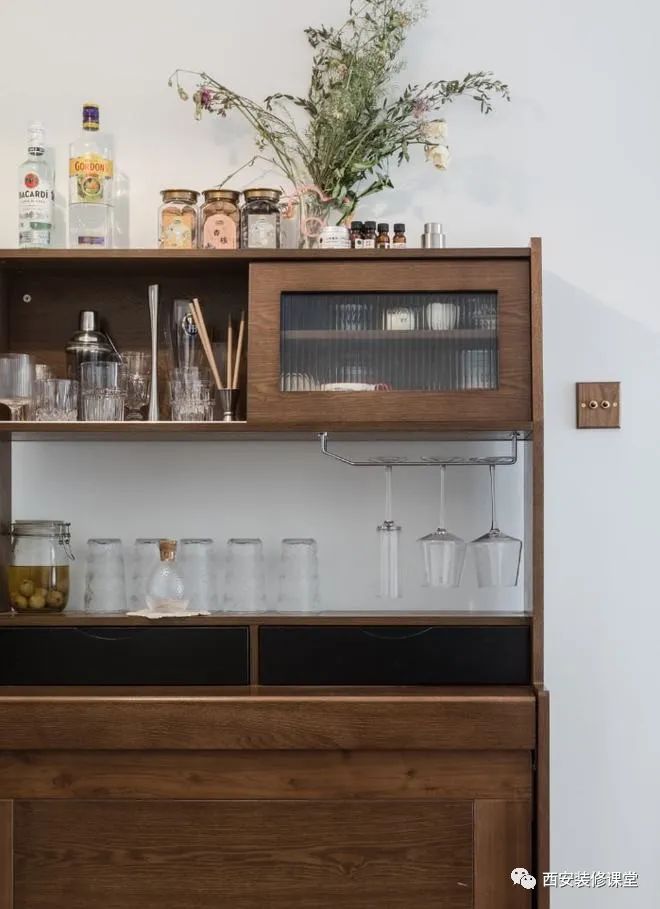 95㎡复古两室,大白墙照样美