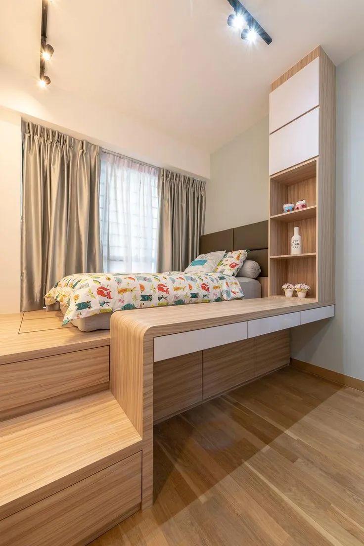 卧室窗边不空着,榻榻米做高低设计,一边休闲一边梳妆,好处多多