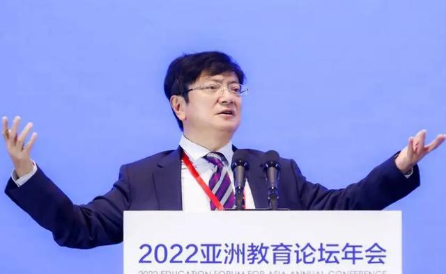 家政|“找工作别挑三拣四”，郑强教授犀利点评，一句话“骂醒”年轻人