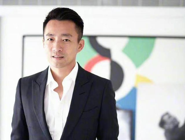 大S|战火升级!张兰炮轰大S婚内出轨,还爆料小s一天吃20颗安眠药