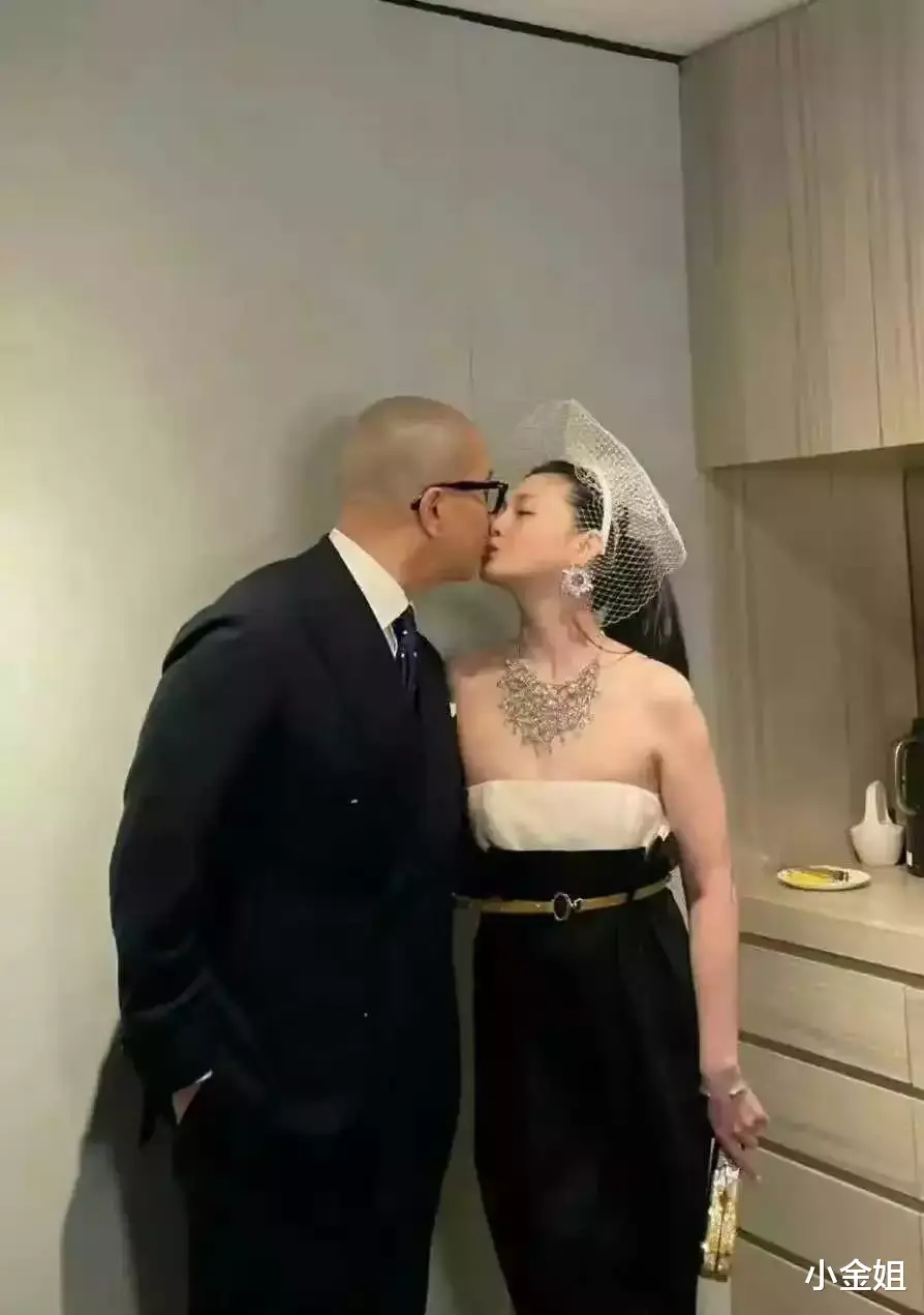 大S|汪小菲失去了孩子的抚养权，但是得到了前妻现任光头的赡养权！