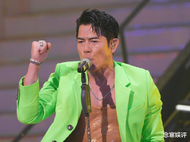 郭富城|郭富城回应发飙怒指偷拍者，真的很没有礼貌，朝他的两个女儿狂拍