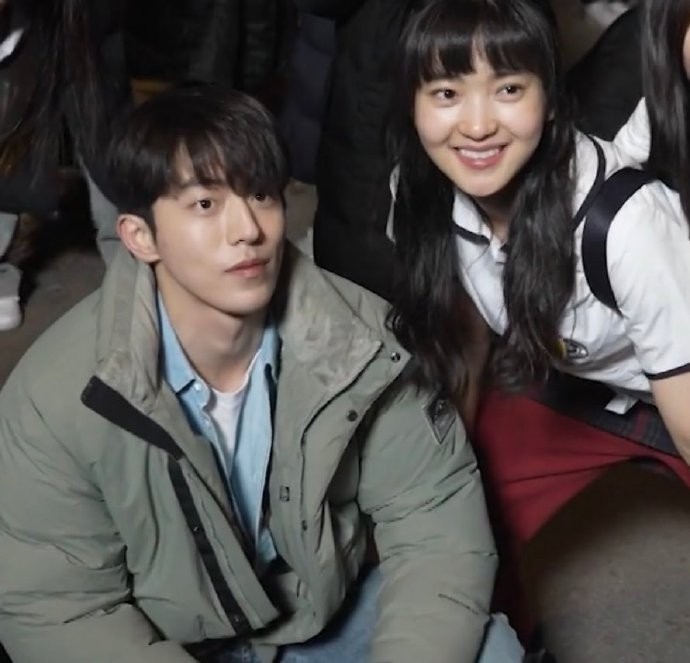 金泰梨|《二十五二十一》金泰梨表示与南柱赫搭档很开心！年龄相差12岁不违和