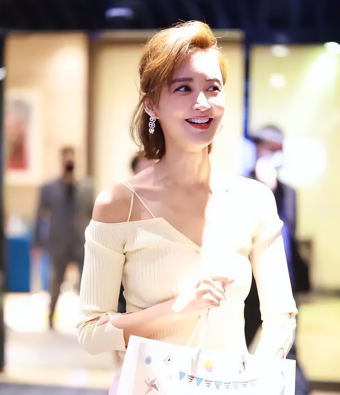 浪姐3|《浪姐3》首播：有人“胖若两人”，有人脸部变形认不出