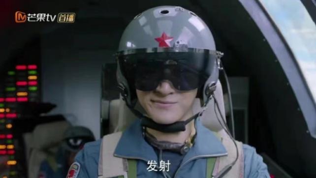 |《勇敢的翅膀》轰6座舱被吐槽，剧情特效低智化，就像日本特摄片