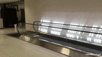 |“十年前后的手机变化有多大？”合着就变了个字母