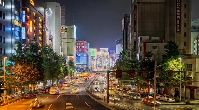 流行|社会怪象：结婚对数创35年新低，离婚现象普遍，人口出生大幅下降