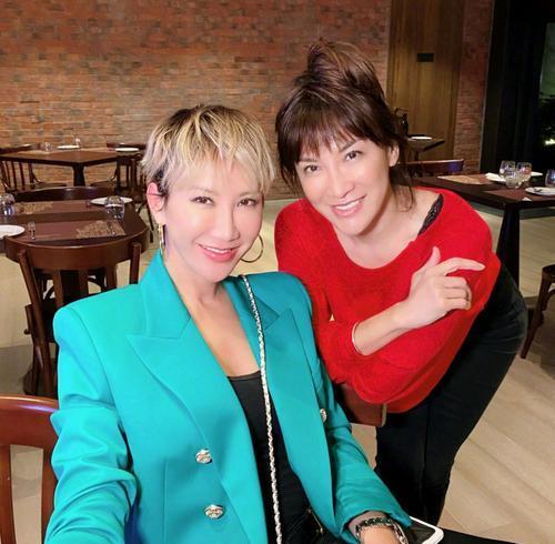 李玟|春晚献唱《点亮梦》的李玟：嫁给富商乐裕民，甘做两个女儿的后妈