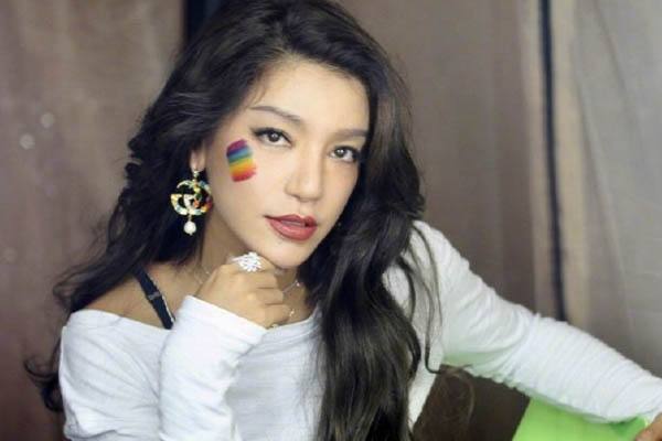 整容|曾经是超女冠军,整容失败后变“妖怪”,今事业回暖参加浪姐