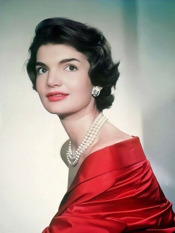 陈数|肯尼迪死后：杰奎琳和小叔眉来眼去，与马龙·白兰度“激情两夜”