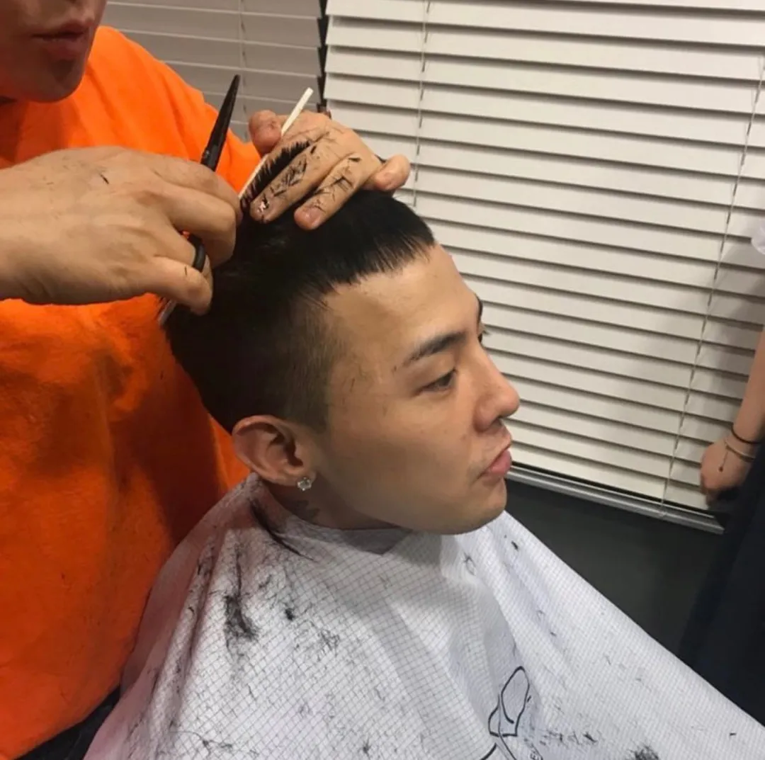 发型 换个发型等于换一张脸，今年春夏有这三款就够了