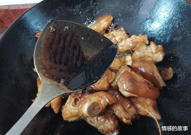 猪蹄|“穷人的阿胶”被找到,姑姑隔天吃一次,补虚嫩肤,45岁不显老!