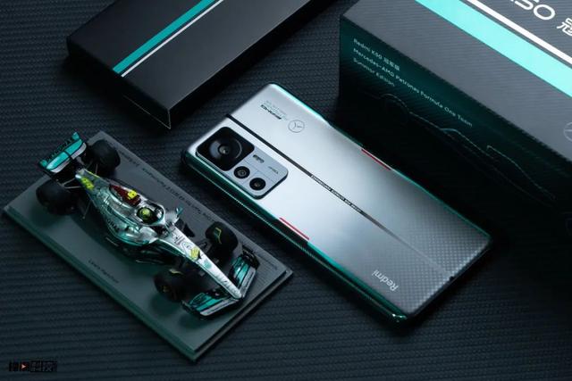 图赏：Redmi K50 至尊冠军版可能是今年最帅的小米手机