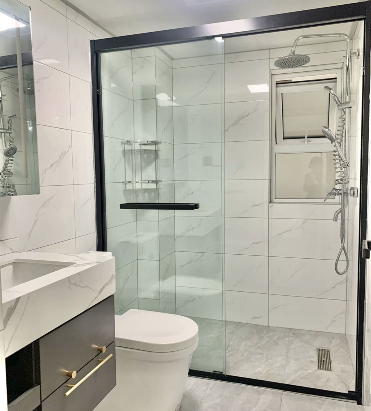 难怪很多人不装淋浴房了!看了这些替代方案,发现个个实用又省钱