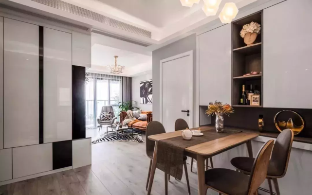 家里进门一地鞋，玄关满地乱糟糟！这样装才标准！简单又实用