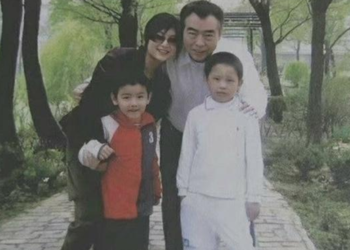 陈飞宇|陈飞宇和陈雨昂兄弟俩:截然不同的人生,哥哥低调内向,弟弟陷入绯闻