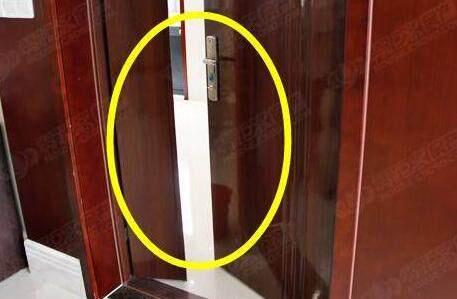 厨房门这样装简单又实用,太聪明了,老师傅看了也说好