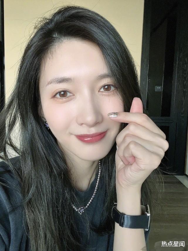 金巧巧|江疏影不发声，金巧巧高调喊话张小寒：这三个人到底是谁？